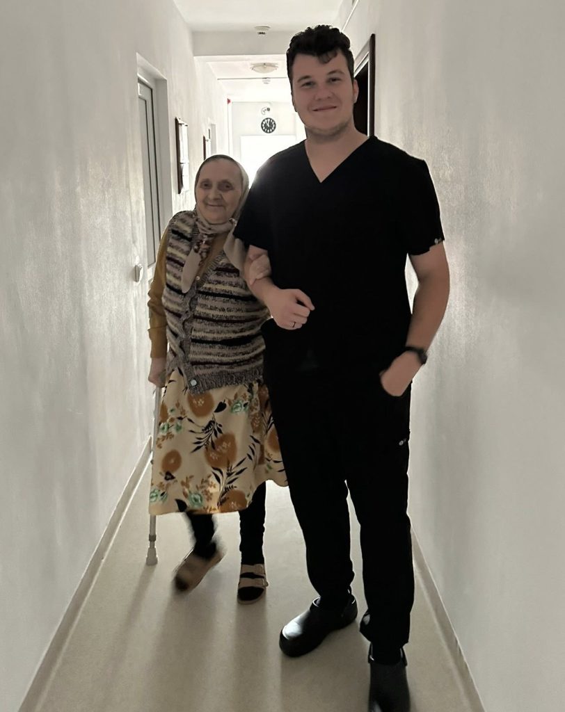 Servicii ingrijire varstnici Cluj